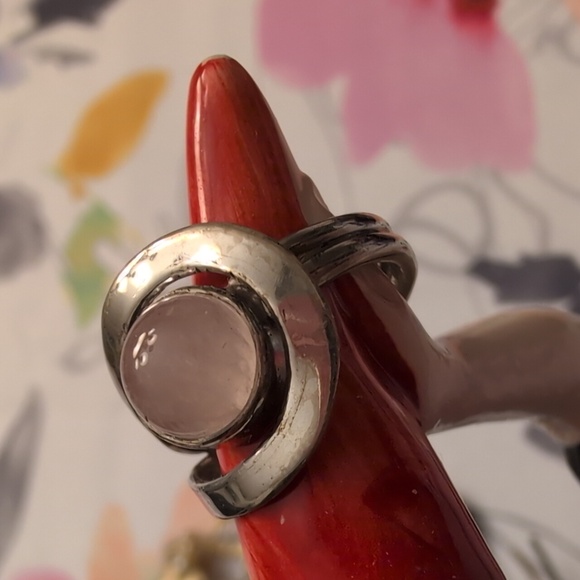 Sterling Silver Women's Ring - Picture 4 of 5